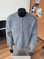 남성용 청록색 포니 자수 니트 카디건 재킷 봄 가을 트렌디 브랜드 루즈 야구 재킷 회색 짧은 재킷 - 이미지 2