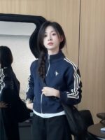 포니 자수 네이비 블루 숏 야구 재킷 여성 초가을 얇고 루즈한 캐주얼 스포츠 재킷 최고 트렌드 - 이미지 3