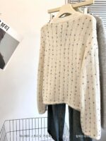 여성 가을 ​​겨울용 부드러운 모헤어 니트 스웨터 스몰 사이즈 스웨터 재킷을 위한 부드러운 스타일의 다채로운 폼폼 V넥 카디건 - 이미지 5