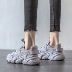 정품 가죽 두꺼운 밑창 아빠 신발 캐주얼 스포츠 신발 2024 가을 새로운 올매치 네트 레드 인 트렌드 키가 작은 발 - 이미지 2