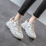 정품 가죽 두꺼운 밑창 아빠 신발 캐주얼 스포츠 신발 2024 가을 새로운 올매치 네트 레드 인 트렌드 키가 작은 발 - 이미지 3