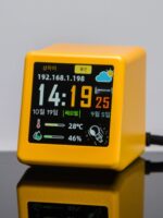 WIFI 스마트 심플 데스크톱 컴퓨터 학습 날씨 알람 시계 컬러 화면 온도 및 습도 기상 관측소 흑백 소형 TV - 이미지 2