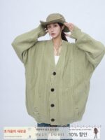 여성 가을 ​​겨울용 미국 레트로 오버사이즈 중간 길이 니트 카디건 스웨터 코트 레이지 스타일 홀 루즈 트렌드