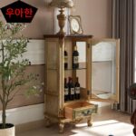 미국식 소형 와인 캐비닛 모던 심플 레스토랑 벽 페인트 패밀리 거실 좁은 유리 캐비닛 식사 옆 작은 집