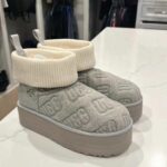 특가 스팟 UGG2024 가을 겨울 신상 양말 부츠 숏 튜브 두꺼운 바닥 높이 따뜻하고 세련된 스노우 부츠 숏 부츠 여성