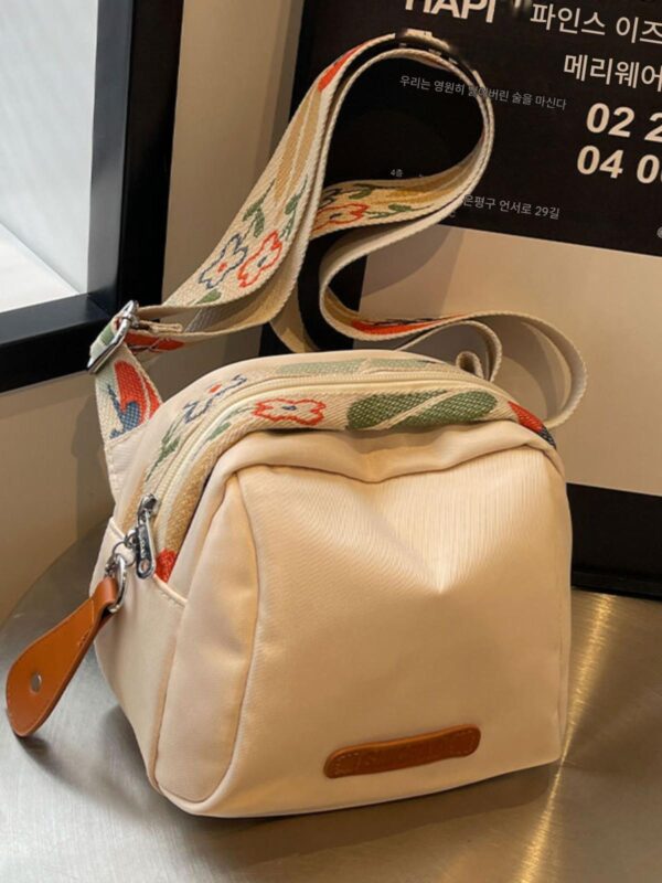 여성용 방수 나일론 천 메신저 백 2025년 신상품 대용량 숄더백 캐주얼 니치 디자인 통근백