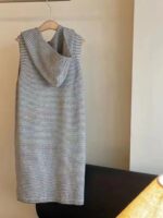 2024년 유럽 인기 하이엔드 스트라이프 니트 카디건 여성용 니치 시크 기질 후드 미디 길이 코트