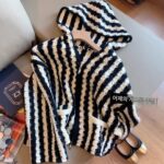 광저우 십삼홍 고품질 상품! 블랙 & 화이트 스트라이프 더블 지퍼 후드 니트 가디건 여성 루즈핏 스웨터 재킷