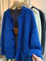 큰 사이즈 뚱뚱한 여자 중간 길이 파란색 스웨터 여성 코트 2025 봄 느슨한 게으른 니트 카디건 겉옷