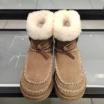 UGG 가을 겨울 신상품 여성 패션 편안한 단색 레이스업 장식 스티칭 숏 부츠 캐주얼 스노우 부츠 1158251 - 이미지 2