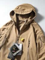 강력 추천합니다! 아웃도어 전술 소프트쉘 재킷! 해외 직수입 남성용 가을/겨울용 벨벳 방풍 방수 어썰트 재킷 - 이미지 4