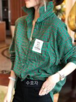 가을 신상품 대형 라벨 플레드 셔츠 여성 유행 느슨한 서양 스타일 녹색 탑 캐주얼 긴팔 셔츠 - 이미지 4