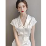 2025년 여름 유럽 고급 화이트 새틴 점프수트, 몸에 꼭 맞는 작은 체형의 원피스 하이웨이스트 점프수트 - 이미지 3