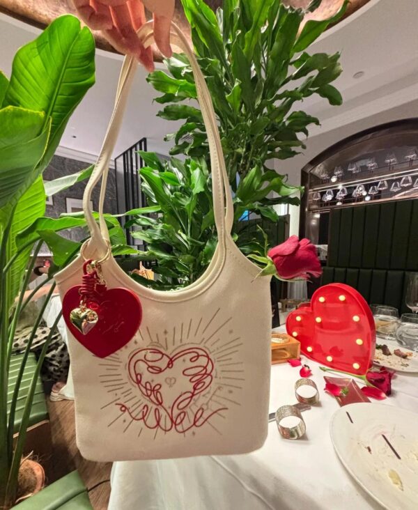 CPB 스킨키 칠석절 한정판 2025 발렌타인데이 한정판 크리스마스 한정판 트위드 쇼핑백 백팩