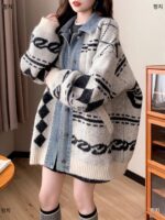 루즈한 라지 사이즈 레이지 스타일 데님 스플라이싱 니트 카디건 여성 가을 ​​겨울 고급 레트로 패션 스웨터 재킷