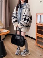 루즈한 라지 사이즈 레이지 스타일 데님 스플라이싱 니트 카디건 여성 가을 ​​겨울 고급 레트로 패션 스웨터 재킷 - 이미지 2