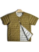 따뜻한 안감이 들어간 일본식 복고풍 산악 스타일 야외용 경량 흰색 덕다운 재킷, 짧은 소매의 겹쳐진 칼라 없는 짧은 소매 겉옷. - 이미지 2